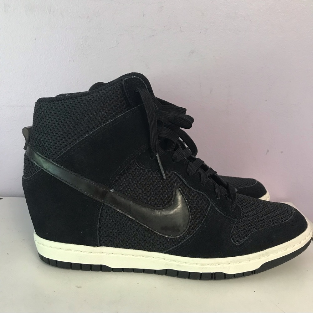 Nike Women's Black High-Top Sneakers with White Midsole
